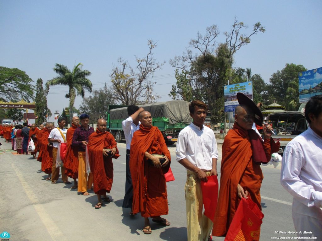 Procession à Nyaung Swhe